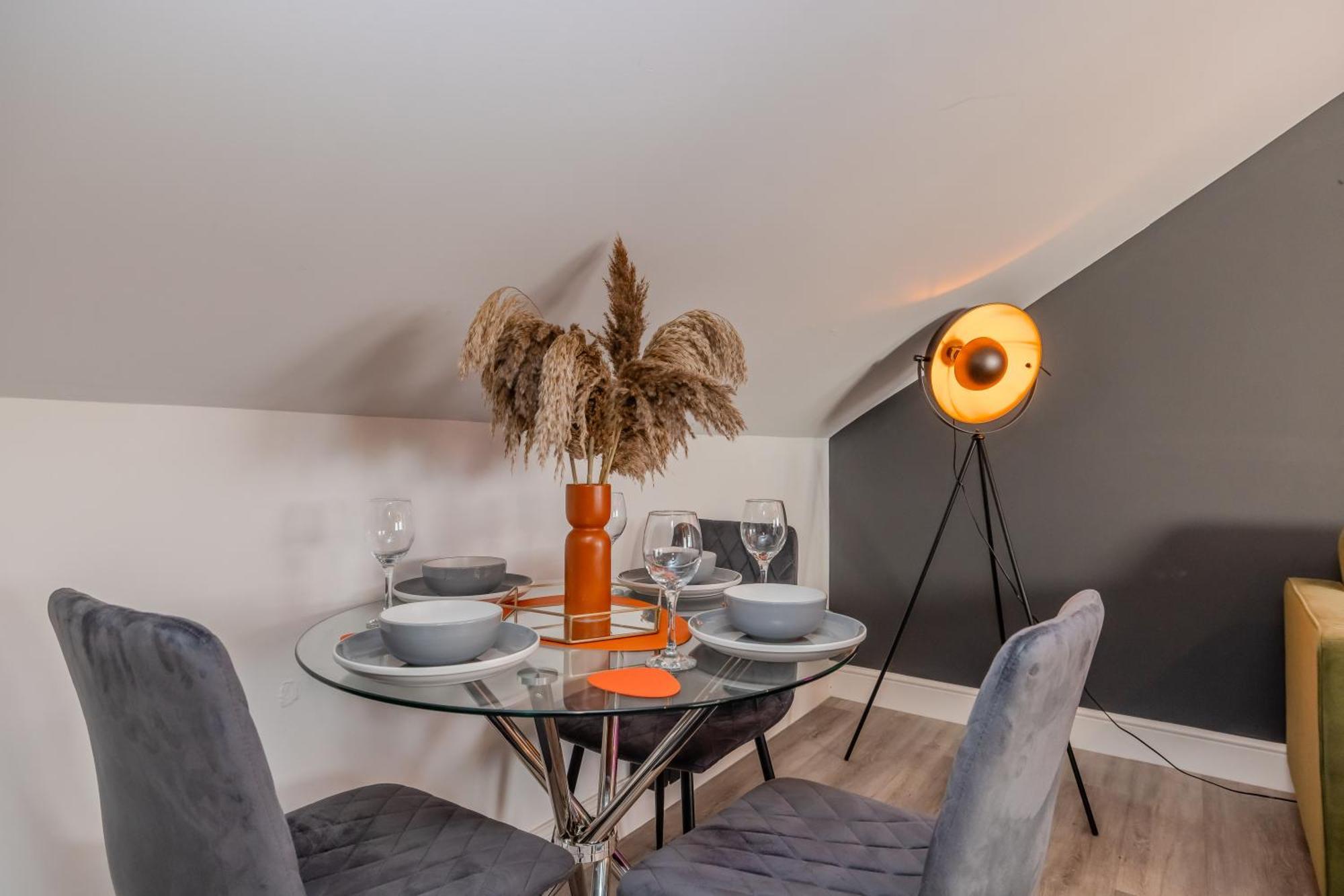 Luxe City Living L 2-Bedroom Flat With Free Parking Brighton Exterior photo